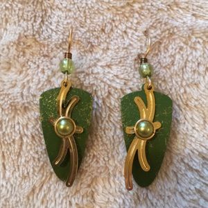 Jody Coyote Green Starburst Pierced Earrings NWT